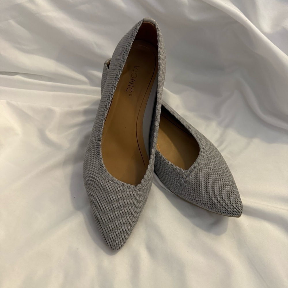 NWOT Vionic Dahlia Grey Knit Pointed Toe Ballet Flats- Smudged